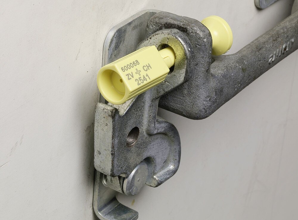 ISO 17712 Compliant Bolt Seals NZ: The 2026 Guide to Freight Security
